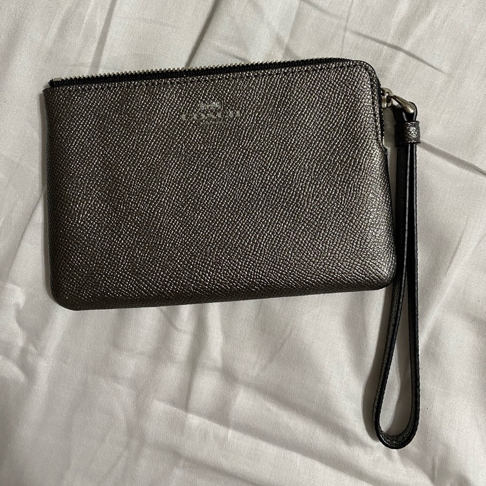 COACH small wristlet never used